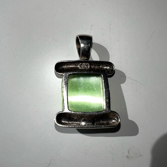 Sterling Silver Necklace Pendant, square with jade color stone. - Picture 2 of 3